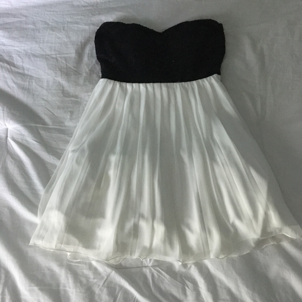 Black and white homecoming dress!